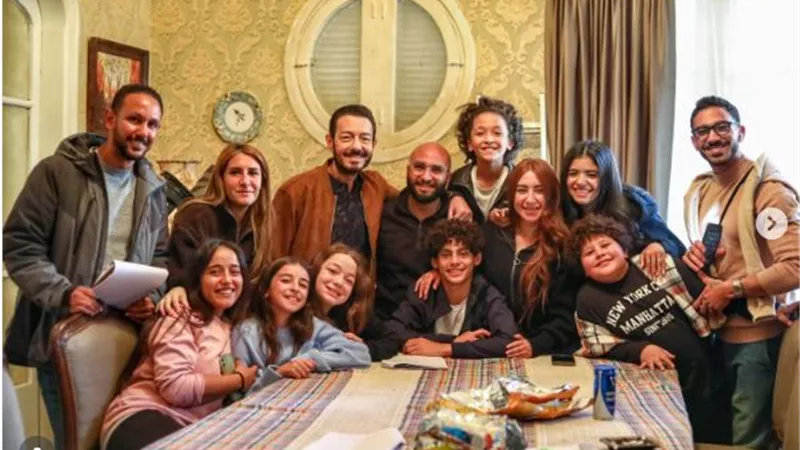 خارج الماراثون الرمضاني.. أحمد زاهر يروج لمسلسله الجديد «لعبة وقلبت بجد»