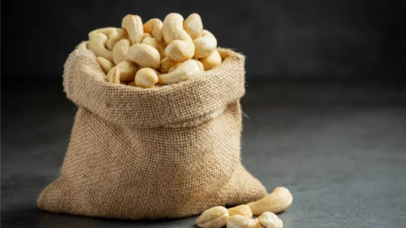 خبير: إنهاء الرسوم الجمركية الأمريكية على واردات الكاجو تأثيره محدود