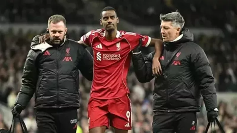 أليسون يطمئن جماهير ليفربول بشأن إصابة إيزاك بعد مباراة توتنهام