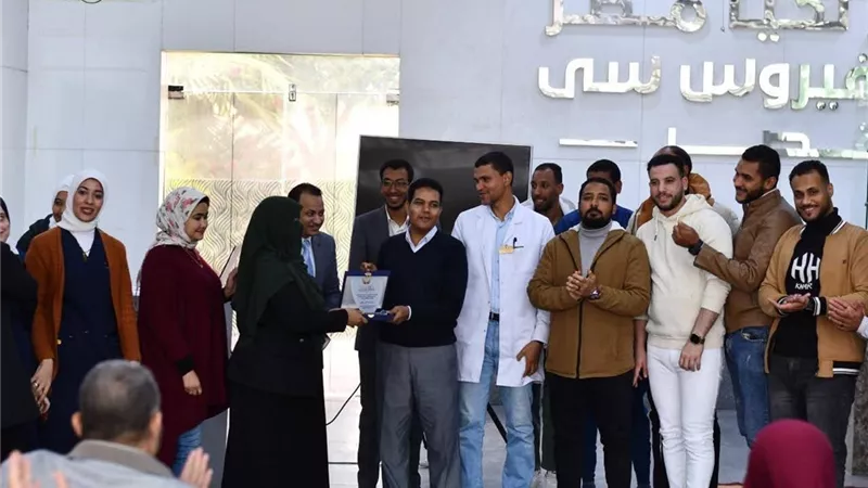 «حميات الأقصر» تحتفل بالذكرى الأولى لتشغيل وحدة المناظير والجهاز الهضمي