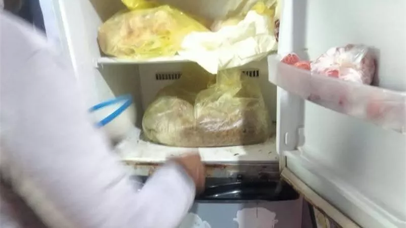 غلق مخابز وتحريز مئات البطاقات التموينية في 