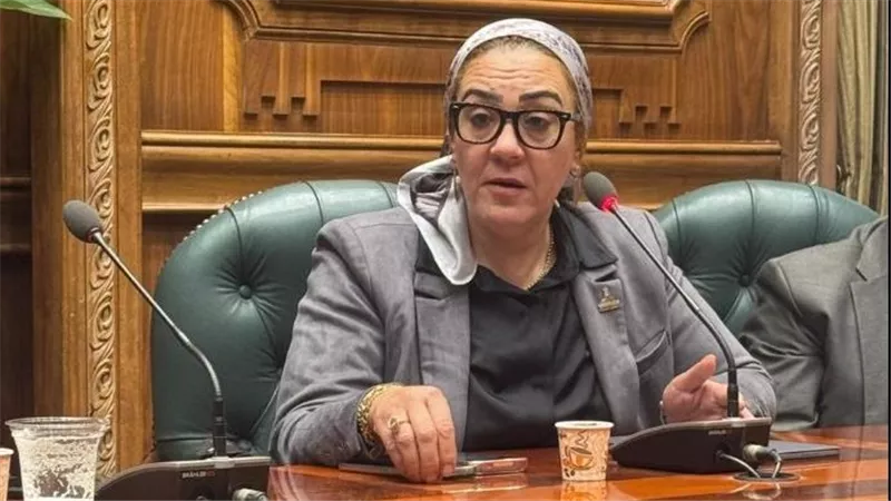 «برلمانية»: السلوك الإنساني والاجتماعي واجب مجتمعي لا يقتصر على «المناهج» 