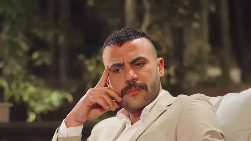 «تسلم البطن اللي شالتك».. إشادة الجمهور بدفاع محمد إمام عن محمد صبحي