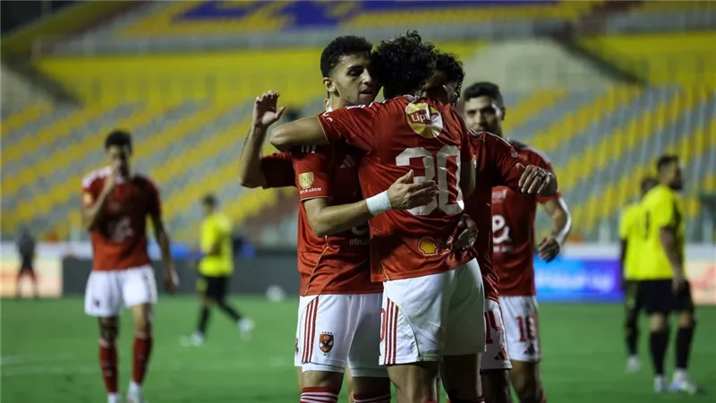 سيراميكا كليوباترا يُجدد اتصالاته لضم لاعب الأهلي.. وياس توروب يحسم رحيله