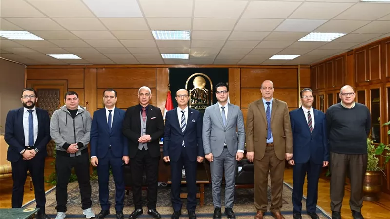 رئيس جامعة أسيوط يستقبل وفد التنظيم والإدارة لتفقد قاعات الامتحانات