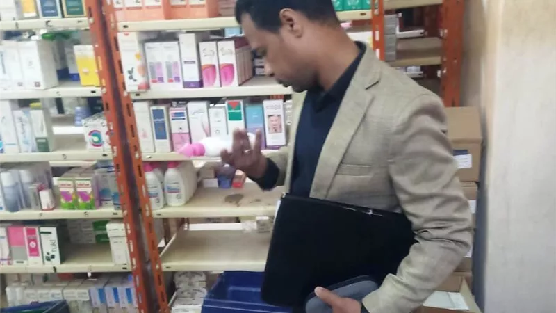 ضبط 38 صنفا دوائيا مخالفا في حملة على صيدليات أسوان