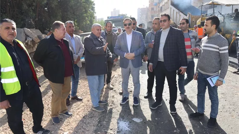 محافظ المنوفية يتفقد أعمال رصف طريق شبين الكوم البتانون