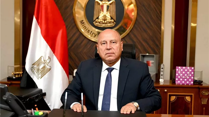 كامل الوزير يصل إلى عمان للمشاركة في منتدى الأعمال المصري العماني