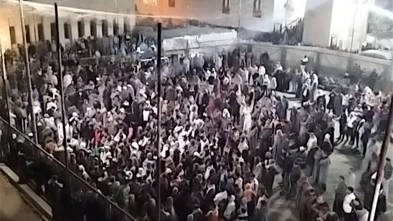 أهالي معصرة صاوي بالفيوم يشيعون جثامين 7 من أبنائهم شهداء لقمة العيش