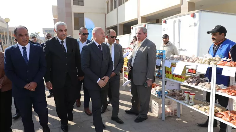  محافظ القاهرة يفتتح معرض السلع الغذائية لمدة 4 أيام