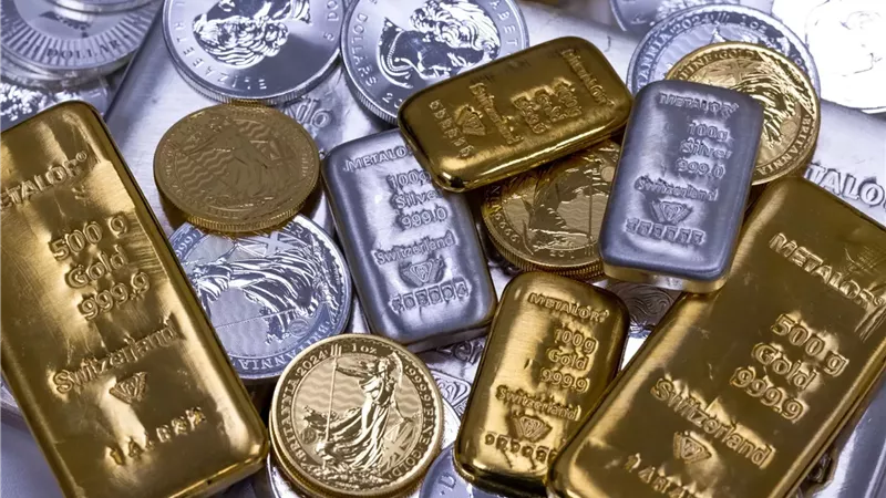 الذهب يلتقط أنفاسه بعد قمة تاريخية فوق 4500 دولار.. والفضة تتراجع
