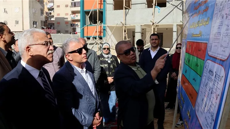 محافظ الإسماعيلية يتابع ميدانيا أعمال إنشاء المدرسة الفنية التجارية