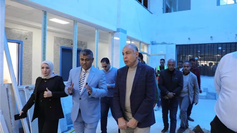 محافظ المنيا يتفقد الأعمال الإنشائية النهائية لمركز طب أسرة المحرص بملوي 
