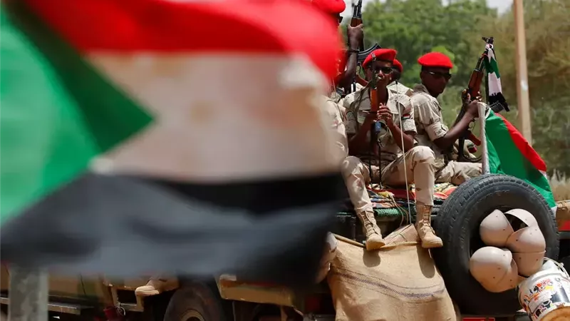 قصف لليوم الثالث.. الجيش السوداني يُدمر رتلا عسكريا للدعم السريع في كردفان