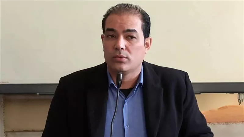 مدير «تعليم دسوق» يعقد اجتماعا مع المعلمين والمعلمات الجدد