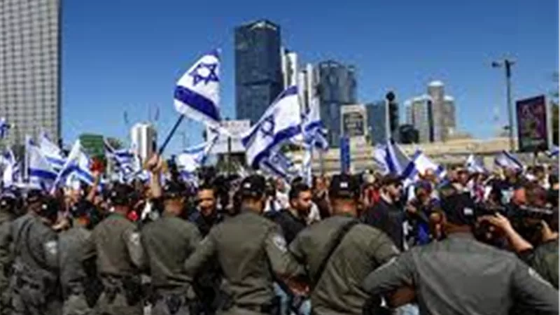 أسبوع الغضب.. تظاهرات نشطاء إسرائيليين تشعل مكتب نتنياهو|فيديو