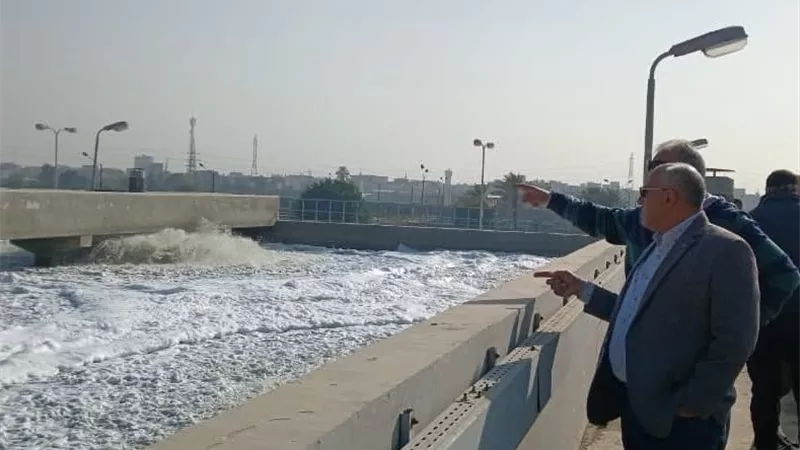 رئيس مياه الشرقية يتابع سير العمل بمحطات معالجة الصرف بالمراكز| صور 