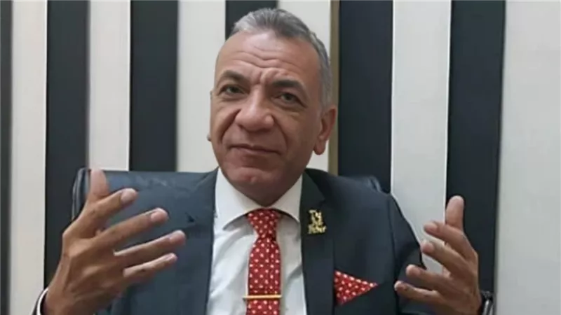 نقيب أطباء الأسنان يطلب تدخل الرئيس لحل أزمة زيادة الخريجين| خاص