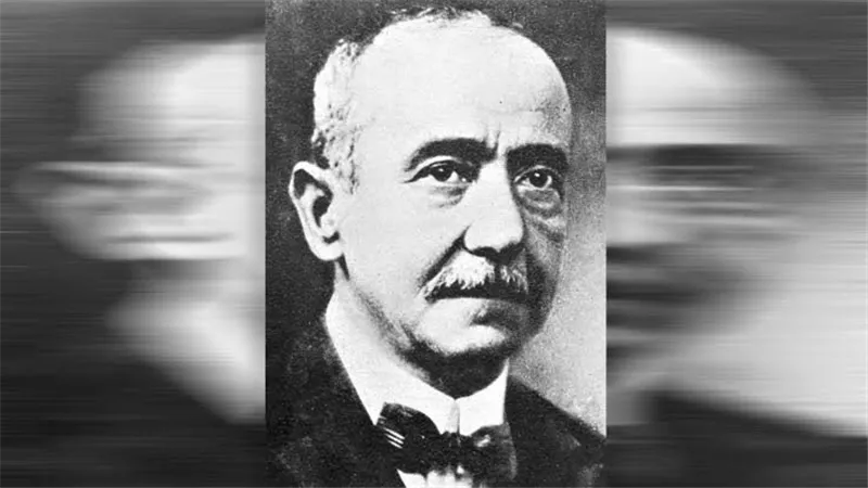 المديح النبوي عند أحمد شوقي.. مزيج بين القيم الدينية والفن الأدبي