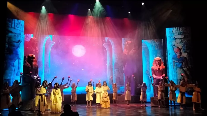 عرض «متحف باكثير» يشعل حفل المسرح الكبير بالأوبرا