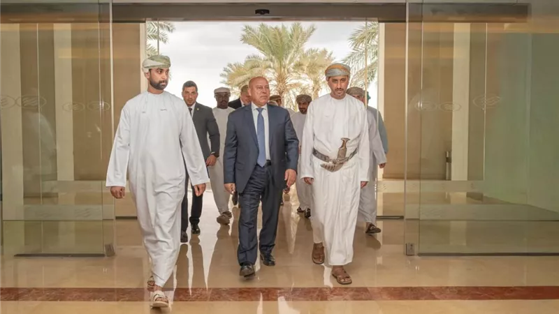 كامل الوزير: ربط ميناء صحار بالعين السخنة لتسهيل حركة نقل البضائع