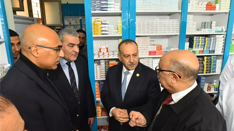 محافظ أسيوط يفتتح صيدلية «إسعاف 24» بحي شرق لتعزيز توافر الدواء