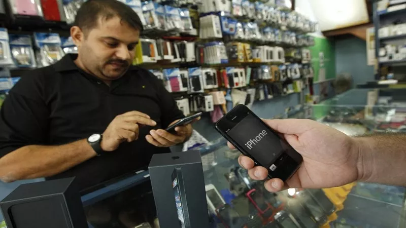 «الحق اشتري».. تنظيم الاتصالات يكشف حقيقة زيادة أسعار الموبايلات| فيديو