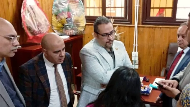مدير عام الأمراض الصدرية بوزارة الصحة يتفقد مستشفى الصدر بالزقازيق|صور 
