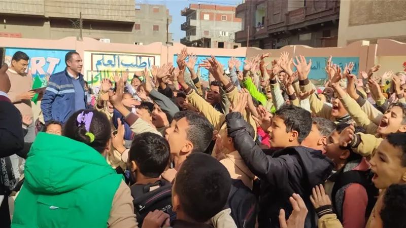 فعاليات توعوية وثقافية وورش فنية متنوعة ضمن أنشطة المكتبة المتنقلة بدمنهور