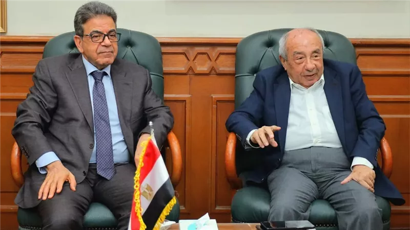 مباحثات بين نقابتي المهندسين والبيطريين حول تعديل قوانين النقابات المهنية