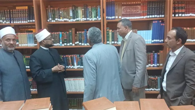 لتحديث محتواها.. أمين البحوث الإسلامية يتفقد مكتبة الأزهر بالأقصر