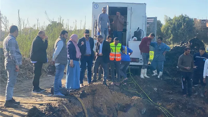 إصلاح عطل مفاجئ بخط المياه الرئيسي المغذي لمدينة قليوب