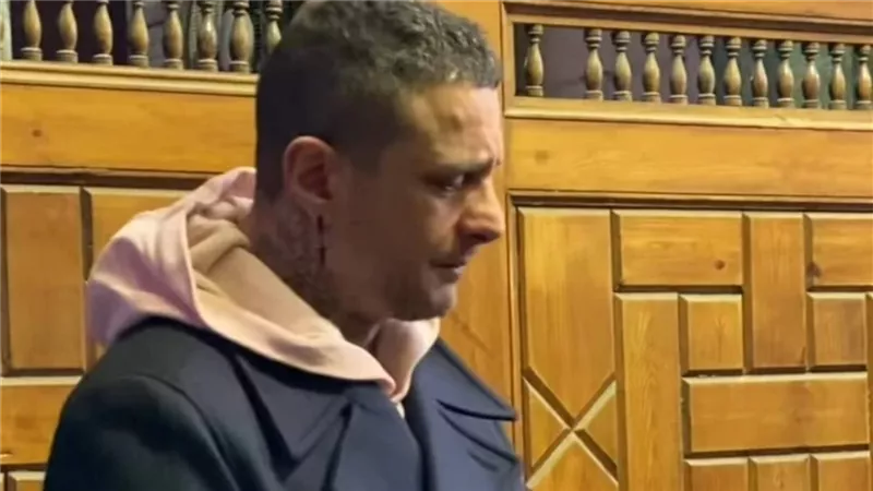 شعبة المصورين الصحفيين تدين تجاوزًا مهنيًا خلال عزاء والدة أحمد الفيشاوي