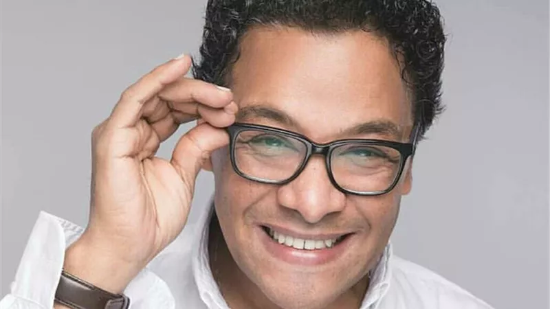 رسائل مؤثرة من 5 نجمات في وداع الماكيير محمد عبدالحميد 