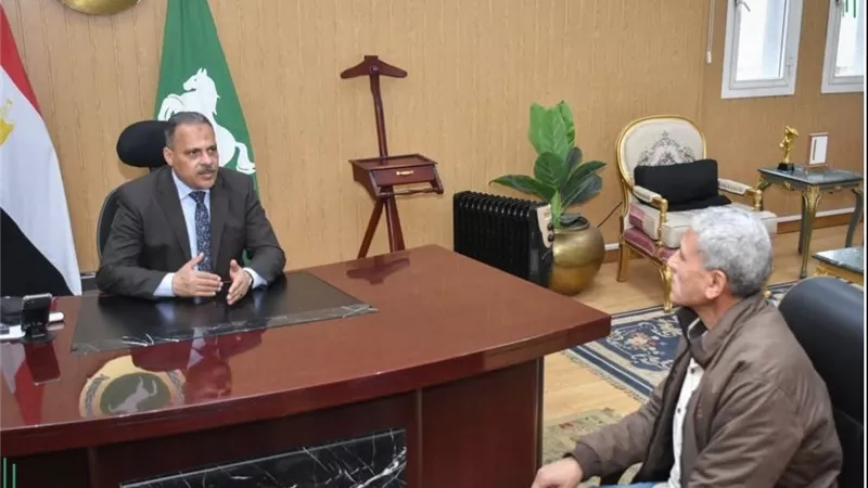 محافظ الشرقية يلتقي مدير هيئة الأبنية التعليمية الجديد لتهنئته بمهام عمله 