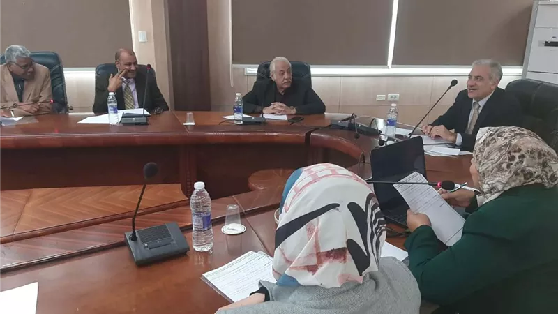 جامعة أسوان تبحث انتظام الامتحانات.. وتؤكد جاهزية 18 كلية ومعهدين