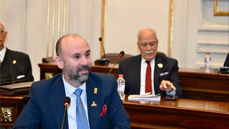 باسم كامل يطالب بتعظيم فرص توظيف المصريين بالخارج وتطوير آليات حصرهم رقميا