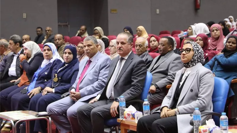 نائب محافظ الوادي الجديد تشهد احتفالية تكريم المبدعين بالملتقى الثقافي