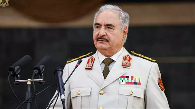 القضاء الأمريكي يسقط التهم الموجهة ضد المشير خليفة حفتر 