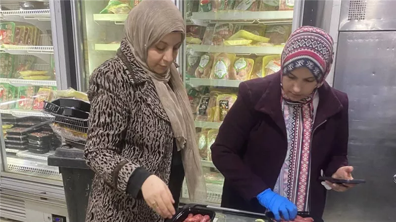ضبط 53 كيلو لحوم مصنعة غير صالحة للاستهلاك الآدمي بسوهاج 