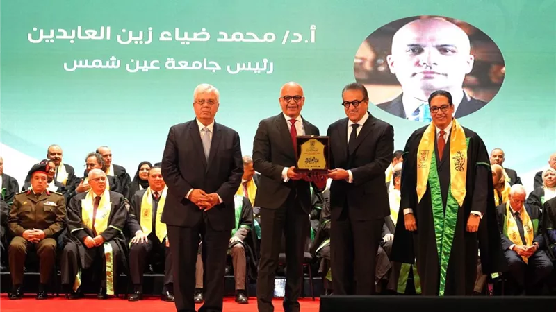 رئيس جامعة عين شمس : تكريمى  فى عيد العلم يعكس روح التعاون بين الجامعات