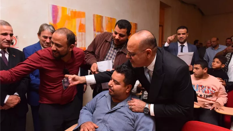 لدمجهم في سوق العمل.. تسليم 50 عقد عمل لذوي الهمم تنفيذا لتوجيهات الرئيس