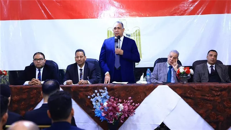 اهتمام بالمظهر وتثقيف.. نصائح شخصية ومهنية من نقيب المحامين للأعضاء الجدد