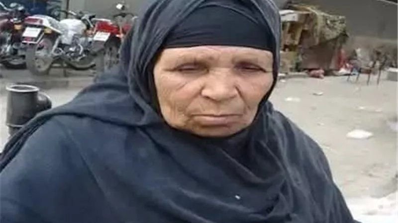 عن عمر يناهز الـ90.. تشييع جثمان الحاجة كوكب أقدم بائعة جرائد بالفيوم