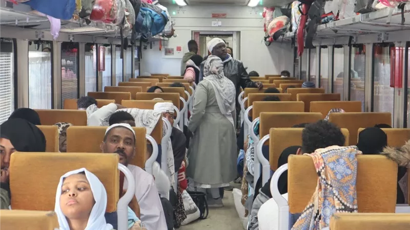السكة الحديد تنقل 40 ألف سوداني لبلادهم بعد انطلاق رحلة العودة الطوعية 41 