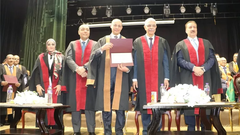 تكريم كلية طب المنوفية ضمن احتفالات الجامعة بعيدها الـ 49
