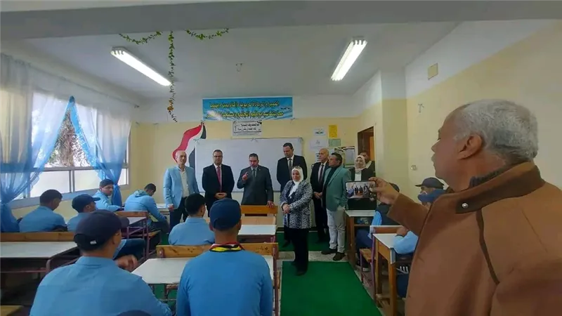 وكيل تعليم الدقهلية يتابع مدارس غرب المنصورة