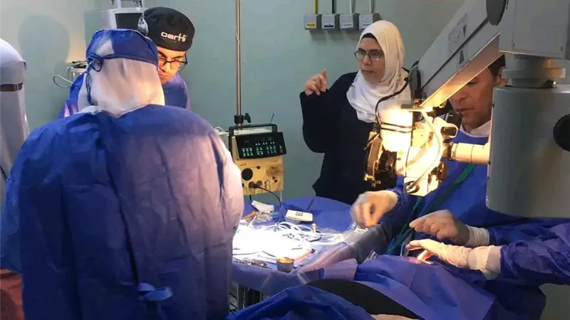 نجاح أول عمليتين «مياه بيضاء» بتقنية الفاكو في مستشفى المنزلة