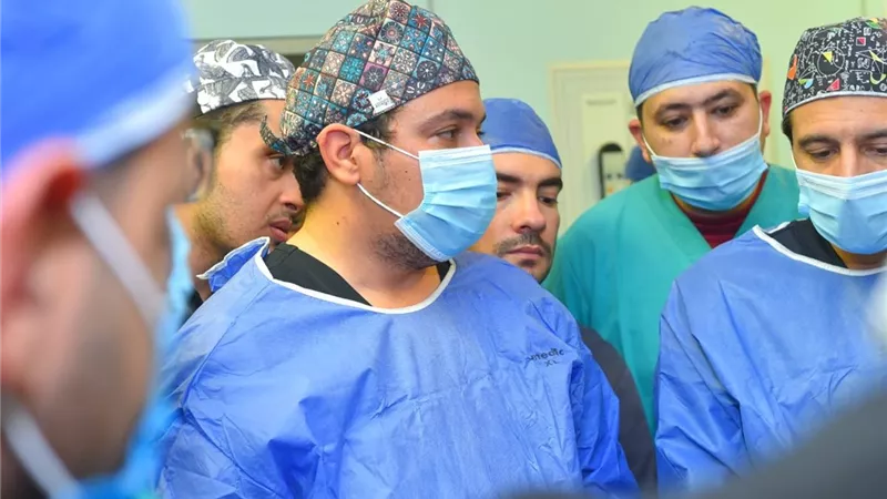 رئيس جامعة كفر الشيخ يشهد فعاليات برنامج «جراحات المسالك البولية النسائية»