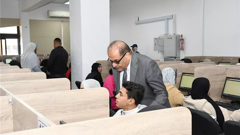 544 طالبًا يؤدون امتحانات كلية العلوم الصحية بجامعة الإسماعيلية الأهلية